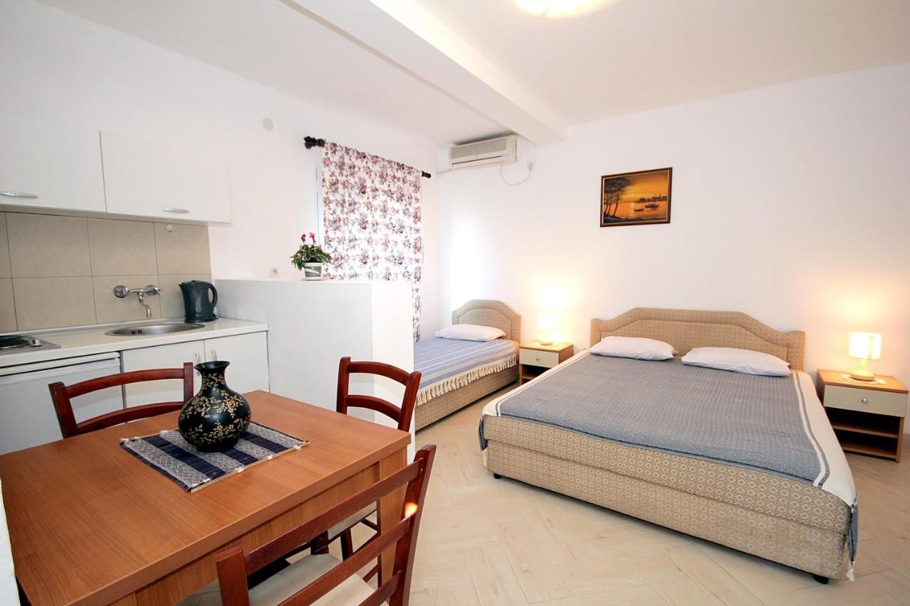 Апартаменты Apartments Aleksandar Свети-Стефан-21